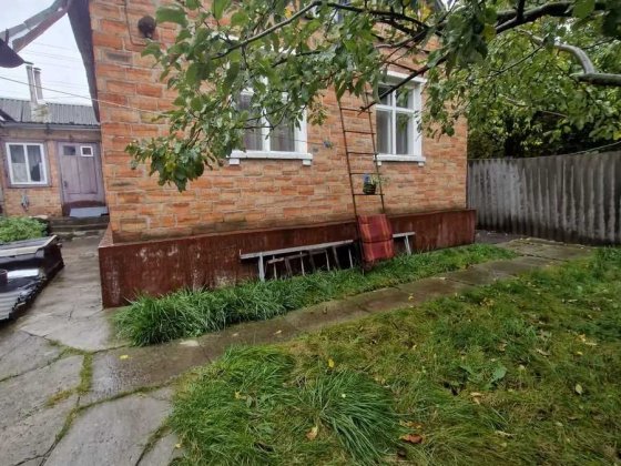 будинок 6 км від міста Хмельницький