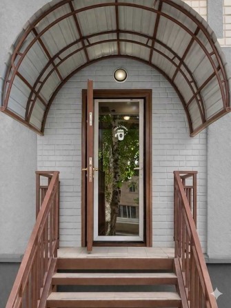 продам помещение под офис в ценире Чугуева - фото 1