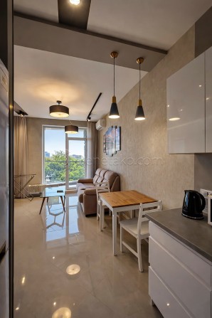 Стильная односпальная квартира с балконом в Ж/К «Гринвуд». - фото 1