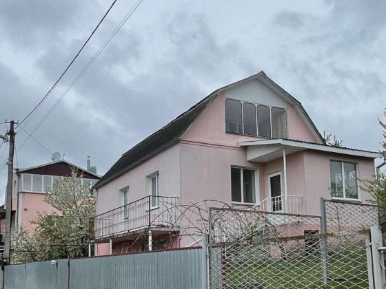 Просторий будинок з усіма комунікаціями, мінімальне оформлення 42970 Хмельницкий