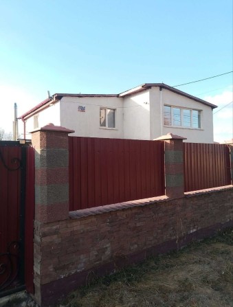 Продаж двоповерхового будинку - фото 1