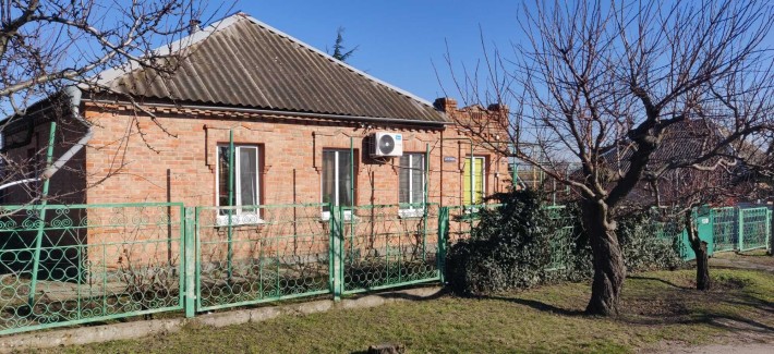 приватний будинок з приватизованою землею з автомайстернею - фото 1