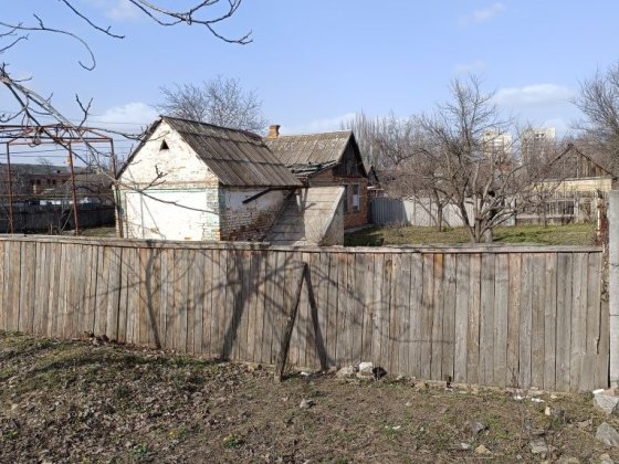 Продам дом с участком в г. Никополь Нікополь