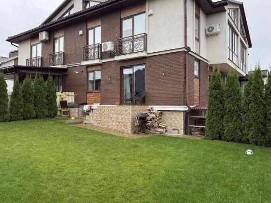 Продається  котедж(квадрохаус)на Озерній! Хмельницький