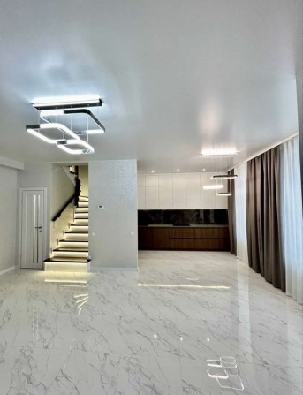 Продаж сучасного котеджу - фото 1