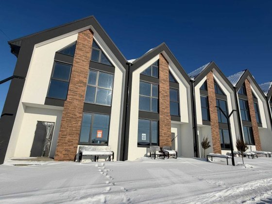 Продаж двоповерхового сучасного Котеджу AURA VILLAGE Хмельницький