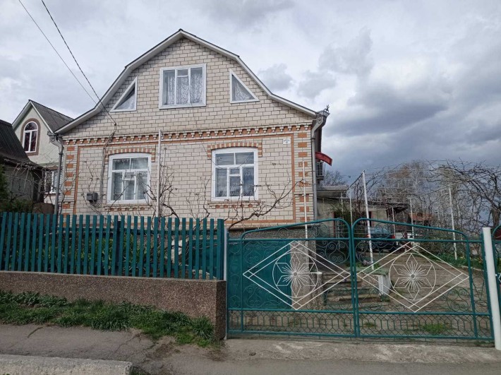 Продам житловий будинок у центрі міста Бершадь - фото 1