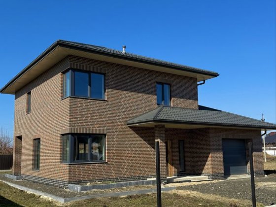Якісний двоповерховий будинок в с.Рованці 180м2 з підвалом та гаражем Рованцы