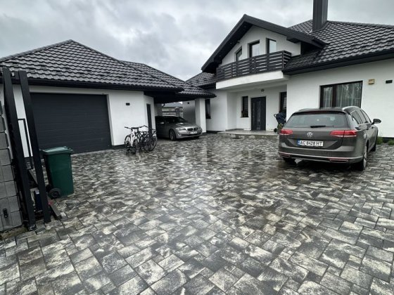 Будинок Рованці 176 м.кв Рованці