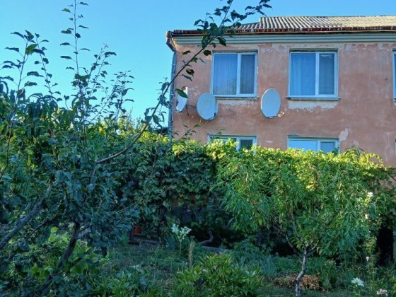 Продам квартиру у двоквартирному будинку у центрі селища Піщанка Піщанка