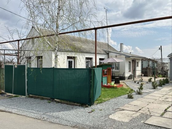 Продам отдельный дом с участком  возле живописной  р Кильчень Возможен безналичный расчет. Підгородне
