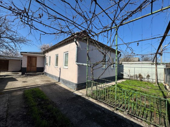 Подгородное. Дом + летняя кухня. Участок - 10 соток. Сертификат Подгородное
