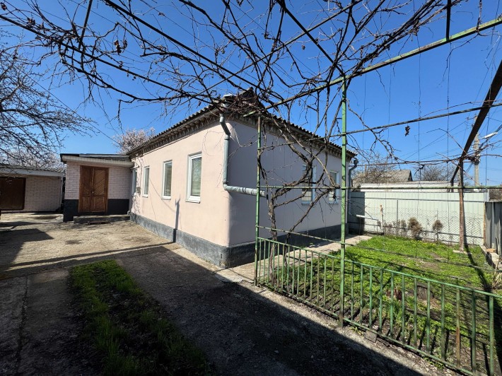 Подгородное. Дом + летняя кухня. Участок - 10 соток. Сертификат - фото 1