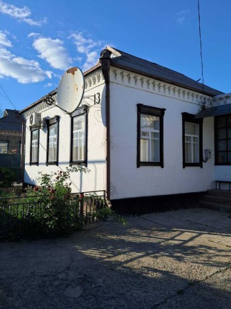 Продам добротный, ухоженный, со всеми удобствами 5-комнатный дом.Гараж - фото 1