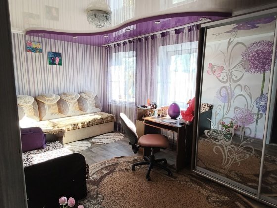 Продам   будинок в  центрі  Новомиколаївкі Верхнеднепровск