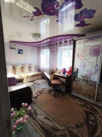 Продам   будинок в  центрі  Новомиколаївкі - фото 1