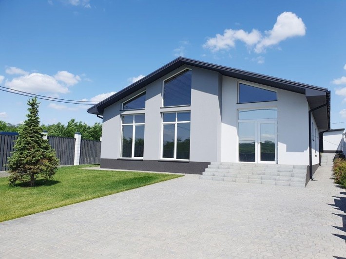 Продам дом в Новоалександровке современный - фото 1