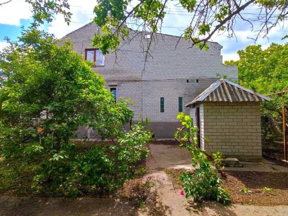 Житловий будинок садибного типу під реконструкцію. с. Новоселівка Новоселовка