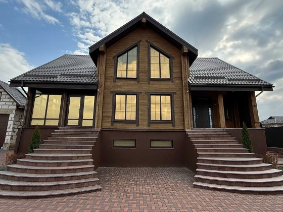 Продаж будинку в Зарічанах