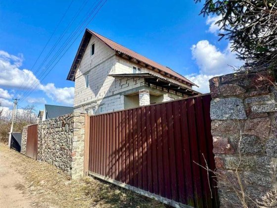 Продаж будинку Пряжево • Зручна локація • Власний двір