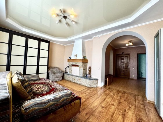 Будинок  в передмістті . Живи сьогодні і будуй майбутне. Глибочиця