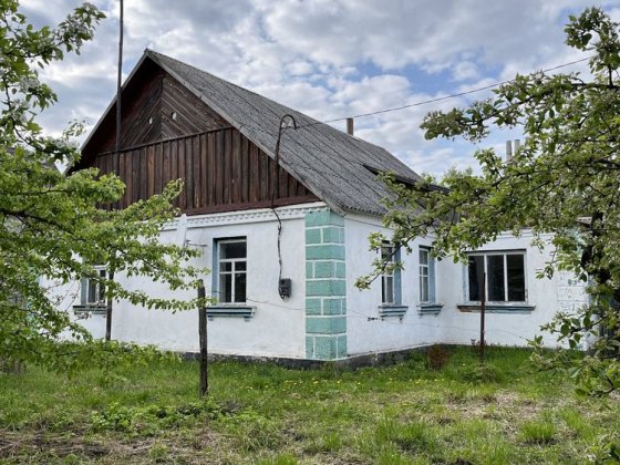 Глибочиця окремий,міцний будинок під ваш ремонт,з усіма комунікаціми Глибочиця
