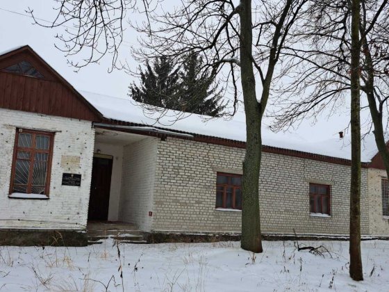 Продаж адмінбудівлі та госп.будівель, площа 431,3 кв.м у с.Хорошів Хорошів