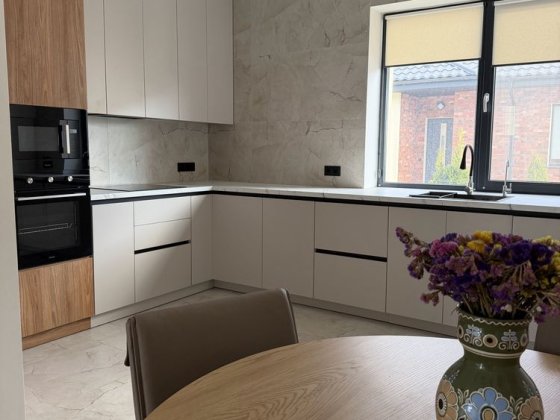 Продаж будинку в Минаї Мінай