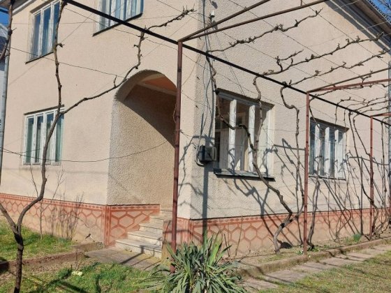 Будинок -2 поверховий м. Іршава Иршава