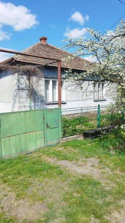Продам будинок Мукачівський р-н смт чинадієво - фото 1