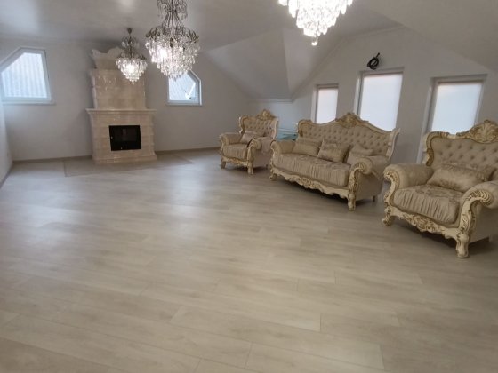 Продам будинок у с. Баранинці на 2-ві сім'ї Баранинцы