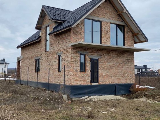 Продаж приватного будинку поруч з містом Крихівці