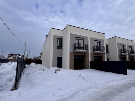 Продається готовий танхаус до ремонту в Крихівцях Крихівці