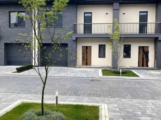 Таунхаус з гаражем в Котеджному містечку Family Town Крихівці