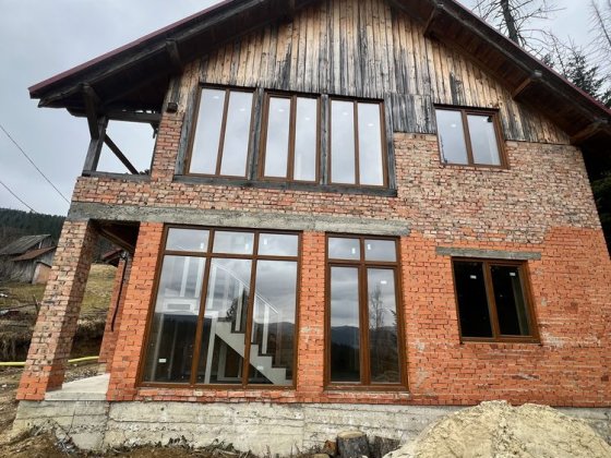 За 190 000$ продається будинок 140 м2 та 6 сотих Микуличин! Микуличин