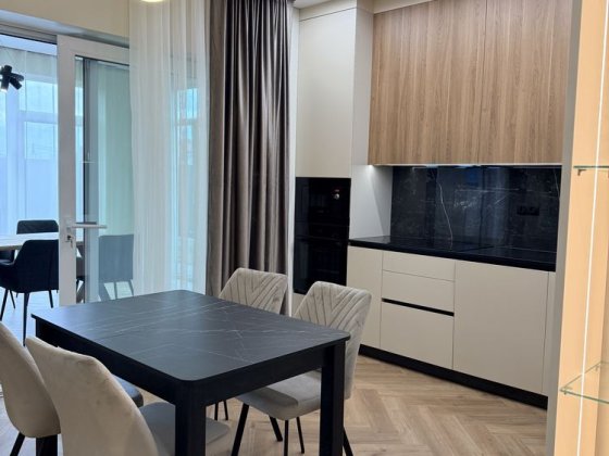 Продаж будинку з ремонтом та меблями Крихівці