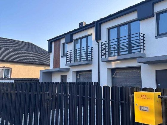 Зданий таун в с. Вовчинець Волчинец