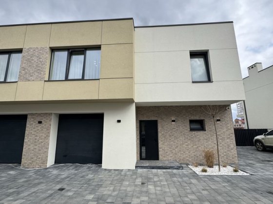 Зданий Боковий Таунахаус у Крихівцях з ремонтом та терасою Криховцы