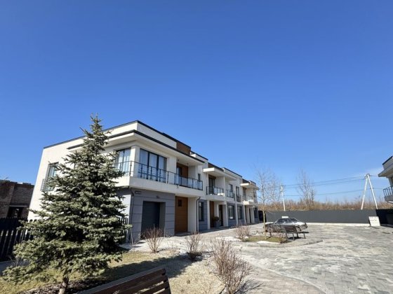 Кутовий Таунхаус в закритому котеджному містечку с.Вовчинець Волчинец