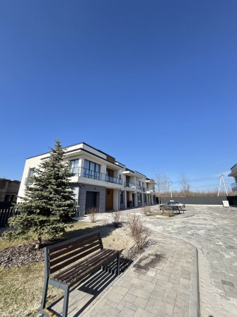 Кутовий Таунхаус в закритому котеджному містечку с.Вовчинець - фото 1