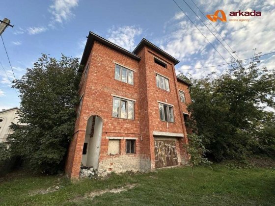 Продається будинок з літньою кухнею в с Черніїв. Ділянка 15 сот. Черниев