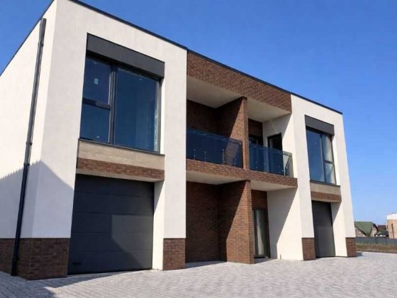 Будинок-Дуплекс - всього 10 х до Міського Озера! Криховцы