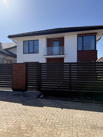 Продаж будинок поряд з центром - фото 1