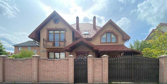 Будинок з ремонтом 221 м2 | Газ | 6 соток | Заходь і живи - фото 1