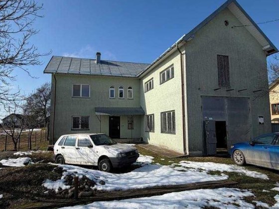 Продаю приватний будинок з літньою кухнею с.Підлужжя Підлужжя