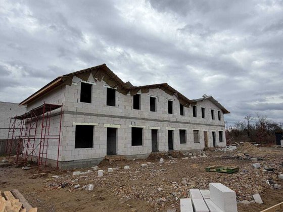 Таунхаус 45м.кв з двором і паркінгом | 35 000$ | розстрочка Белогородка