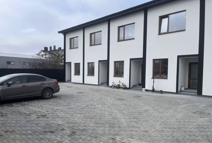 Таунхауса з ремонтом,Святопетрівське! - фото 1