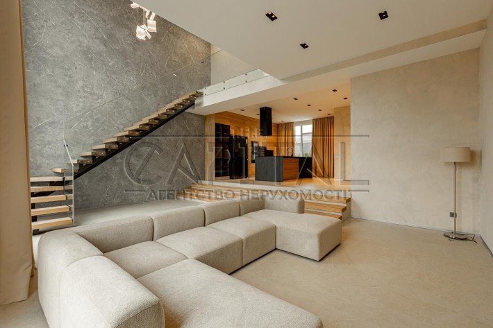 Продаж ТАНХАУСУ з новим ремонтом 140м2. Гатне. Вихід на озеро - фото 1