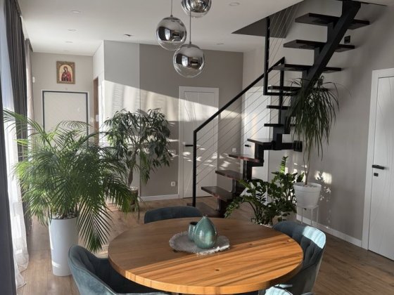 Продаж ідеального будинку(дуплекс) з ремонтом та меблями Святопетровское