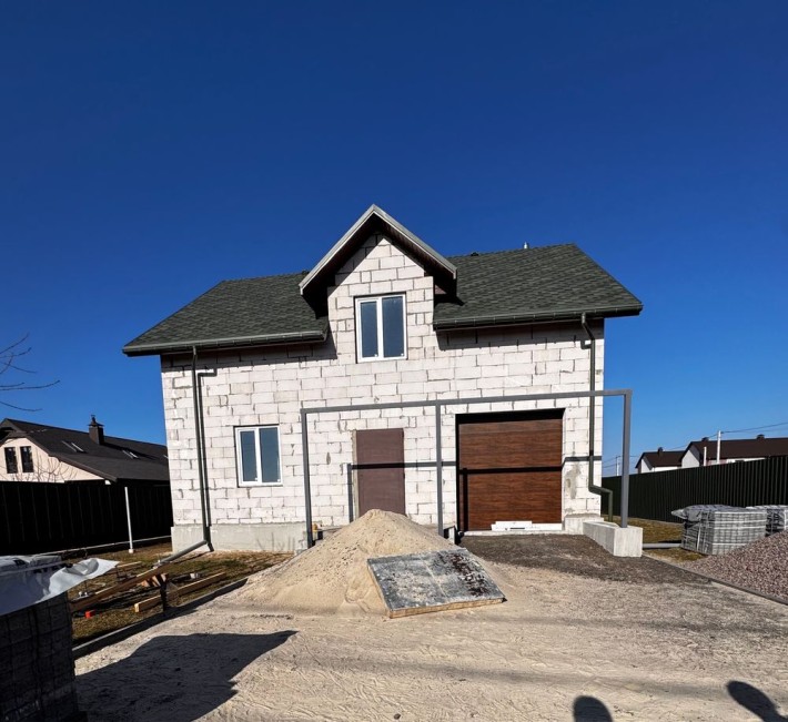 Будинок 140м2 з гаражем на 6сотках землі, с.Гатне - фото 1